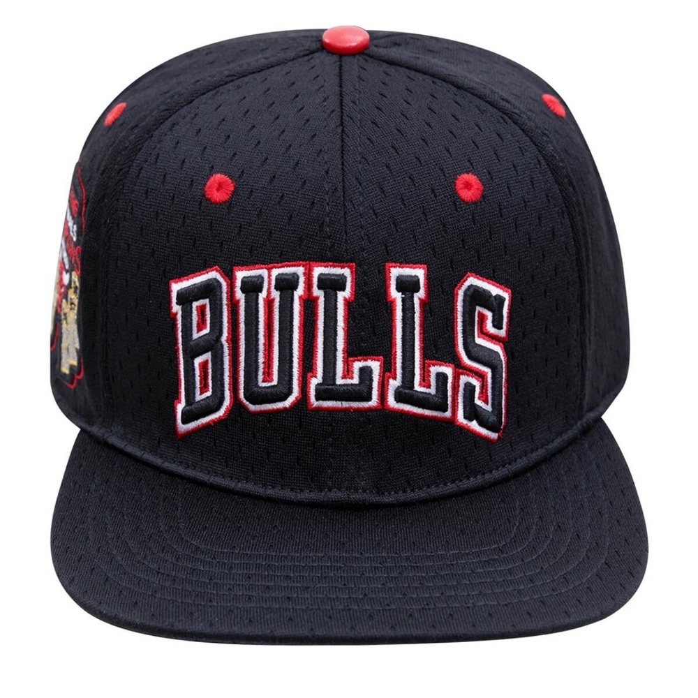Pro Standard Red Black White Chicago Bulls SnapBack Hat
